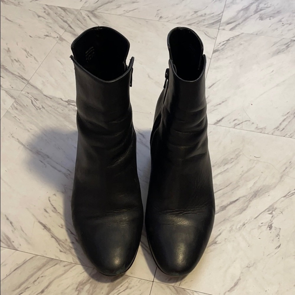 High heeled boots